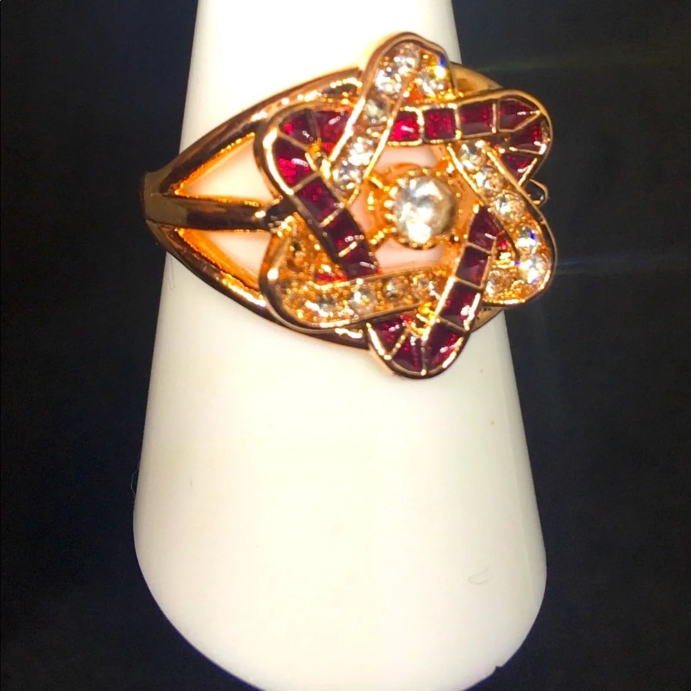 Rose Gold Celtic knot 6 Pt Star W/Red & White Sapphire W/Crystal in Center Ring